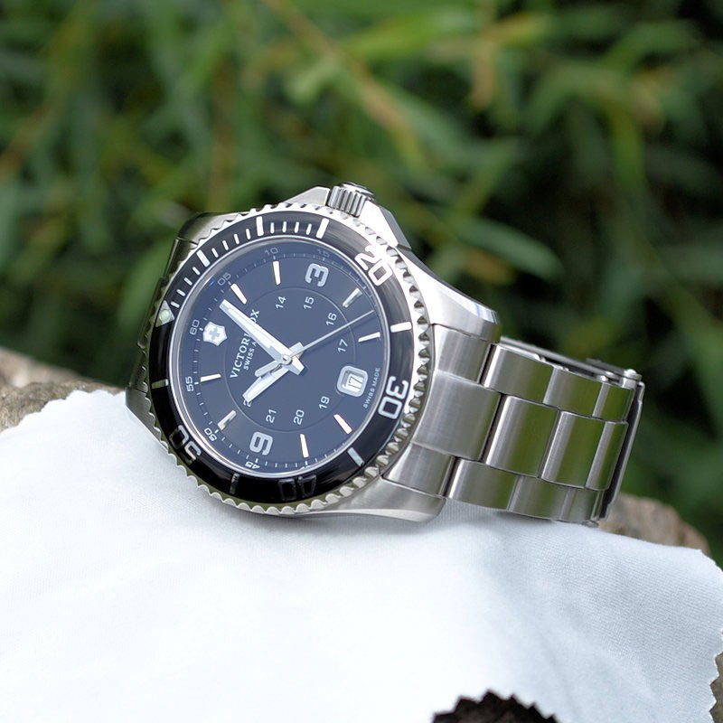 Victorinox maverick large hotsell